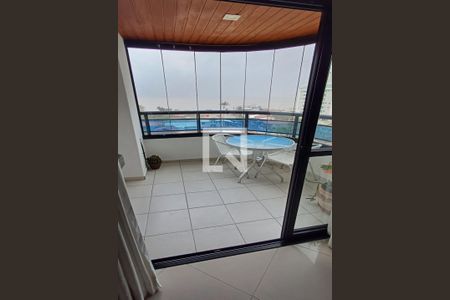Apartamento para alugar com 200m², 3 quartos e 3 vagas Apartamento para alugar com 200m², 3 quartos e 3 vagasSacada da sala