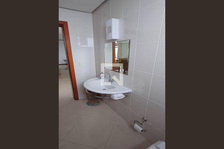 Apartamento para alugar com 200m², 3 quartos e 3 vagas Apartamento para alugar com 200m², 3 quartos e 3 vagasBanheiro 3