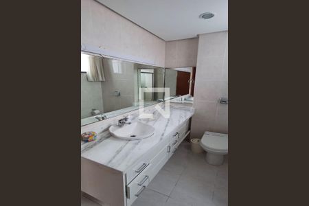 Apartamento para alugar com 200m², 3 quartos e 3 vagas Apartamento para alugar com 200m², 3 quartos e 3 vagasBanheiro 2
