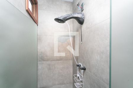 Banheiro de apartamento à venda com 1 quarto, 46m² em Rio Branco, Porto Alegre