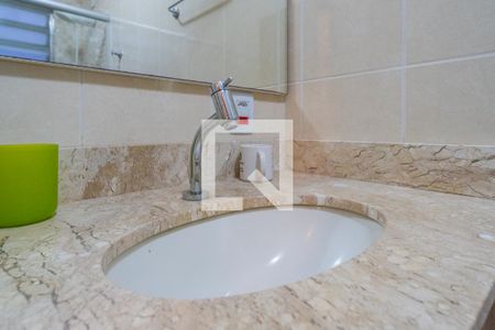 Casa à venda com 275m², 6 quartos e 4 vagasBanheiro do Quarto 2 - Casa 1