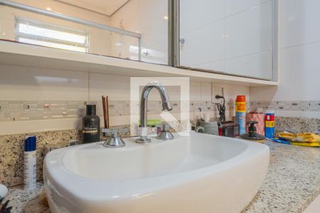 Casa à venda com 275m², 6 quartos e 4 vagasBanheiro do Quarto 1 - Casa 2