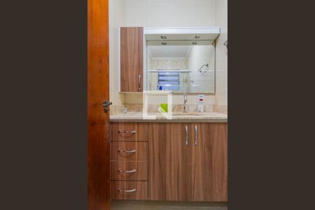 Casa à venda com 275m², 6 quartos e 4 vagasBanheiro do Quarto 2 - Casa 1