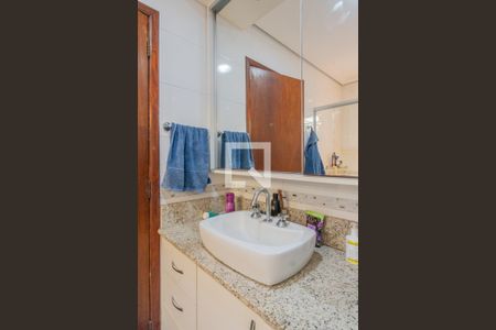 Casa à venda com 275m², 6 quartos e 4 vagasBanheiro do Quarto 1 - Casa 2