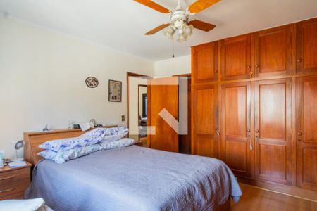 Casa à venda com 275m², 6 quartos e 4 vagasQuarto 1 - Casa 2