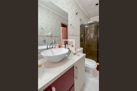 Casa à venda com 170m², 3 quartos e 2 vagasBanheiro - Suíte