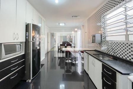 Casa à venda com 170m², 3 quartos e 2 vagasCozinha