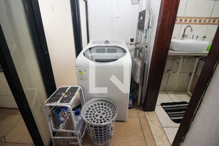 Casa à venda com 147m², 4 quartos e 4 vagasBanheiro 2