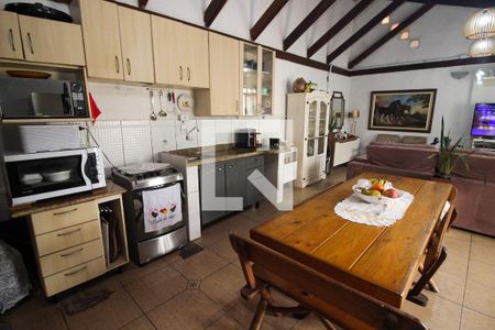 Casa à venda com 147m², 4 quartos e 4 vagasCozinha 2