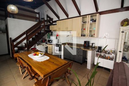Casa à venda com 147m², 4 quartos e 4 vagasCozinha 2