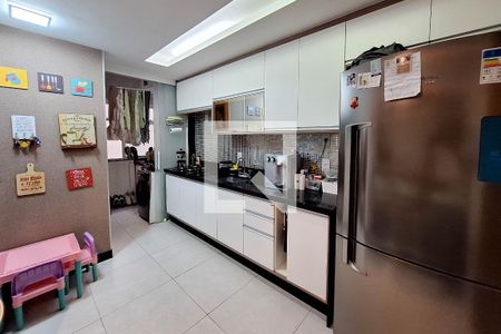 Apartamento à venda com 107m², 3 quartos e 2 vagas Apartamento à venda com 107m², 3 quartos e 2 vagasCozinha