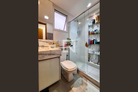 Apartamento à venda com 107m², 3 quartos e 2 vagas Apartamento à venda com 107m², 3 quartos e 2 vagasBanheiro da Suíte