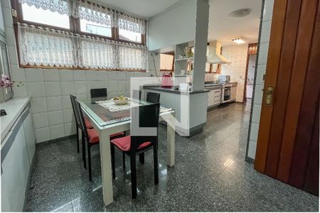 Casa à venda com 432m², 4 quartos e 6 vagasCopa