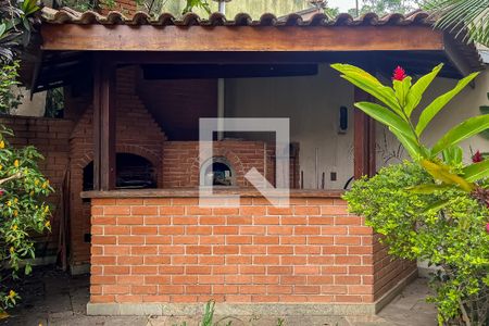 Casa à venda com 432m², 4 quartos e 6 vagasChurraqueira e Forno Quintal