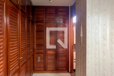 Casa à venda com 432m², 4 quartos e 6 vagasCloset Suíte 4