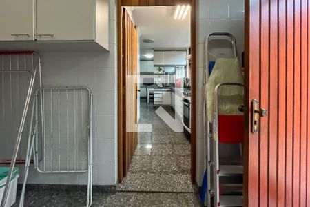 Casa à venda com 432m², 4 quartos e 6 vagasÁrea Serviço