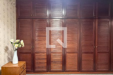 Casa à venda com 432m², 4 quartos e 6 vagasCloset Suíte 4