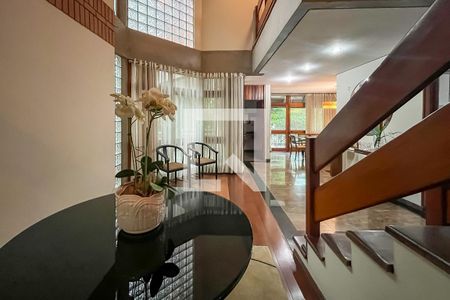 Casa à venda com 432m², 4 quartos e 6 vagasHall Entrada