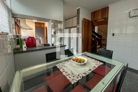 Casa à venda com 432m², 4 quartos e 6 vagasCopa