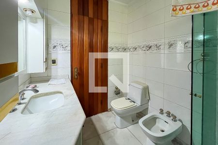 Casa à venda com 432m², 4 quartos e 6 vagasBanheiro Suíte 2