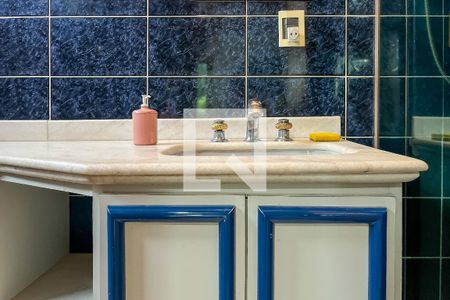 Casa à venda com 432m², 4 quartos e 6 vagasBanheiro Suíte 3