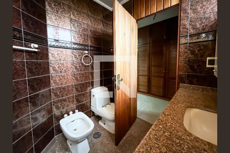 Casa à venda com 432m², 4 quartos e 6 vagasBanheiro Suíte 4