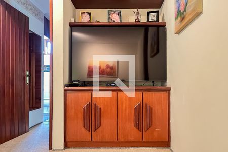 Casa à venda com 432m², 4 quartos e 6 vagasSala Tv