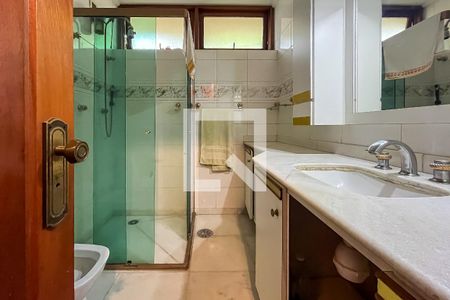 Casa à venda com 432m², 4 quartos e 6 vagasBanheiro Suíte 2