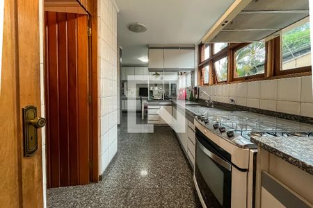 Casa à venda com 432m², 4 quartos e 6 vagasCozinha