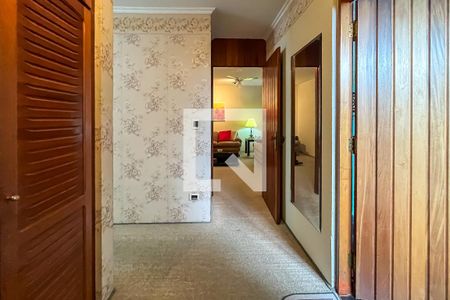 Casa à venda com 432m², 4 quartos e 6 vagasCloset da Suíte 1