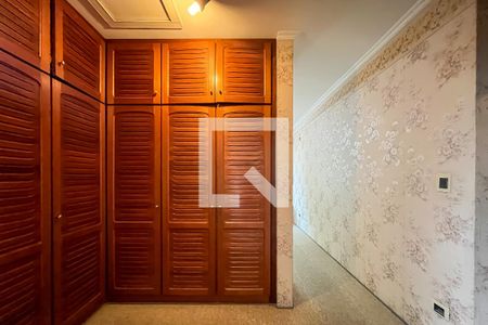 Casa à venda com 432m², 4 quartos e 6 vagasCloset da Suíte 1