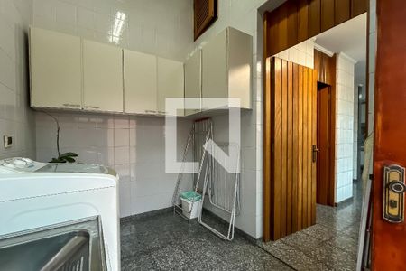 Casa à venda com 432m², 4 quartos e 6 vagasÁrea Serviço