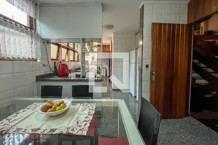 Casa à venda com 432m², 4 quartos e 6 vagasCopa