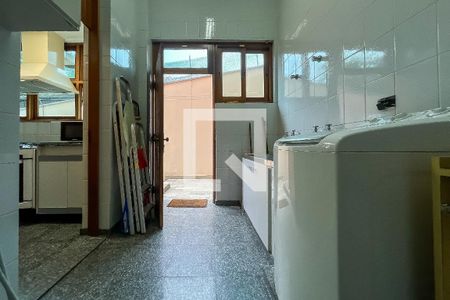 Casa à venda com 432m², 4 quartos e 6 vagasÁrea Serviço