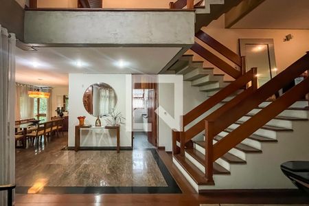 Casa à venda com 432m², 4 quartos e 6 vagasHall Entrada