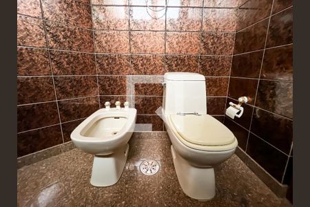 Casa à venda com 432m², 4 quartos e 6 vagasBanheiro Suíte 4