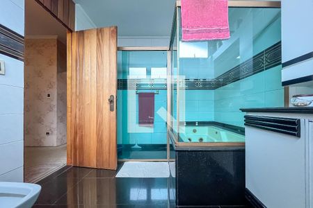 Casa à venda com 432m², 4 quartos e 6 vagasBanheiro da Suíte 1