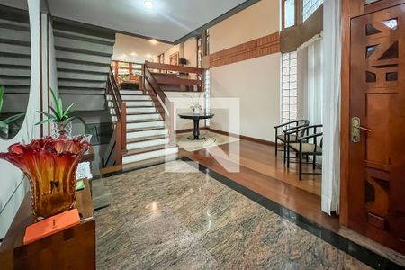 Casa à venda com 432m², 4 quartos e 6 vagasHall Entrada
