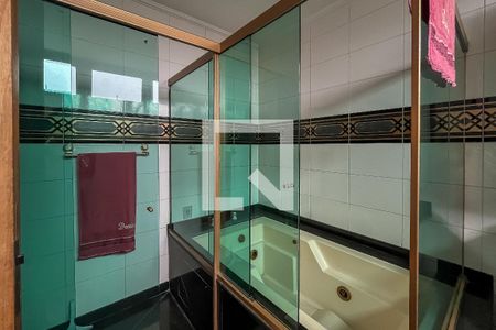 Casa à venda com 432m², 4 quartos e 6 vagasBanheiro da Suíte 1