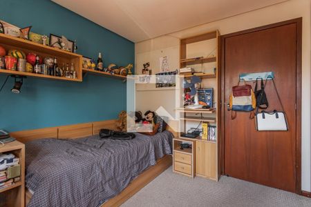 Casa de condomínio à venda com 220m², 4 quartos e 2 vagas Casa de condomínio à venda com 220m², 4 quartos e 2 vagasQuarto 2