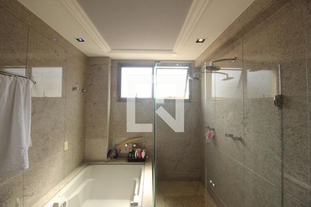 Apartamento à venda com 276m², 4 quartos e 4 vagasBanheiro 