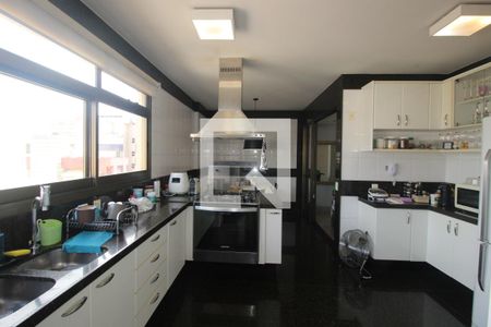 Apartamento à venda com 276m², 4 quartos e 4 vagasCozinha 
