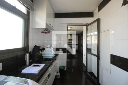 Apartamento à venda com 276m², 4 quartos e 4 vagasÁrea de serviço 