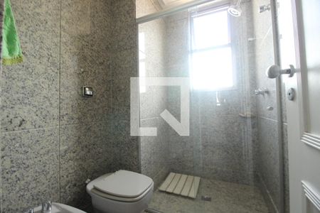 Apartamento à venda com 276m², 4 quartos e 4 vagasBanheiro 