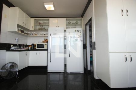Apartamento à venda com 276m², 4 quartos e 4 vagasCozinha 