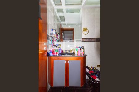 Apartamento à venda com 200m², 4 quartos e 4 vagasBanheiro da Suíte 2