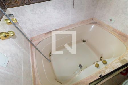 Apartamento à venda com 200m², 4 quartos e 4 vagasBanheiro da Suíte 1