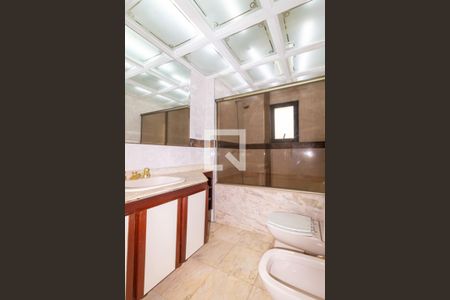 Apartamento à venda com 200m², 4 quartos e 4 vagasBanheiro da Suíte 1