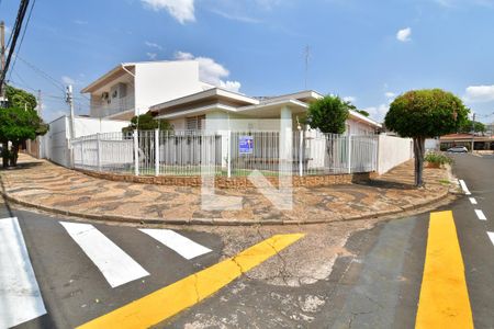 Casa à venda com 395m², 3 quartos e 2 vagasFachada