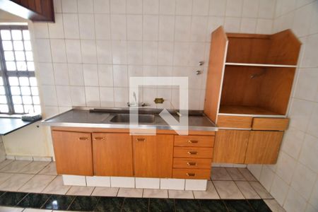 Casa à venda com 395m², 3 quartos e 2 vagasCozinha